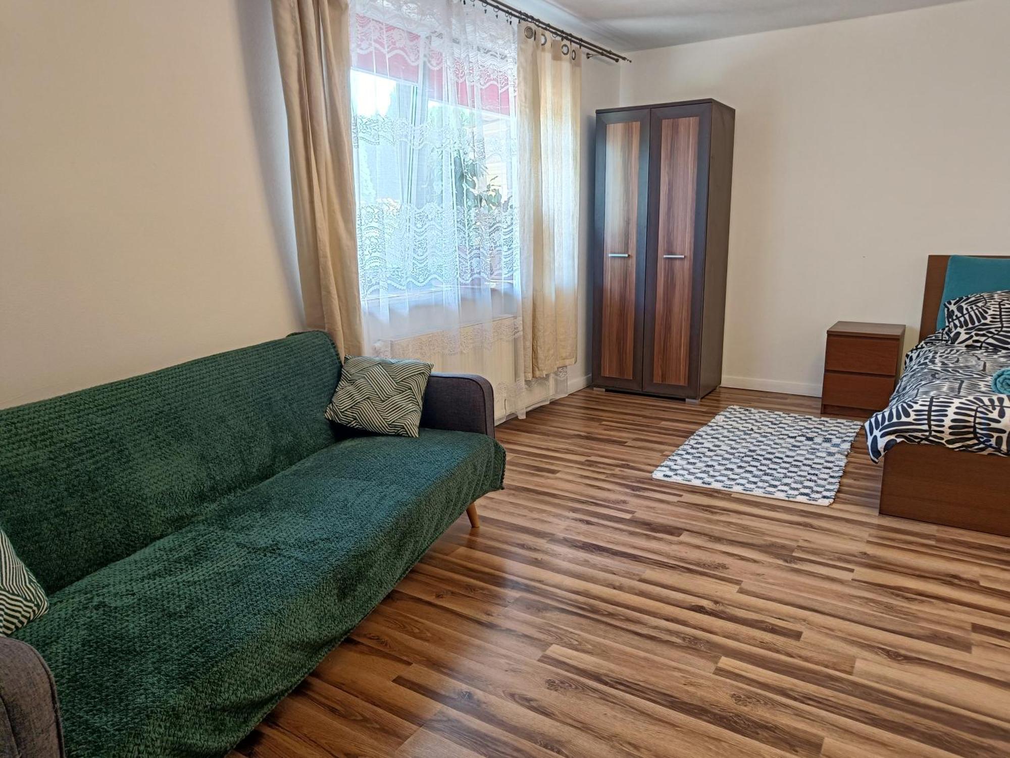 Appartement Dom Pod Krakowem - Kwatera Dla Pracownikow à Pekowice Extérieur photo